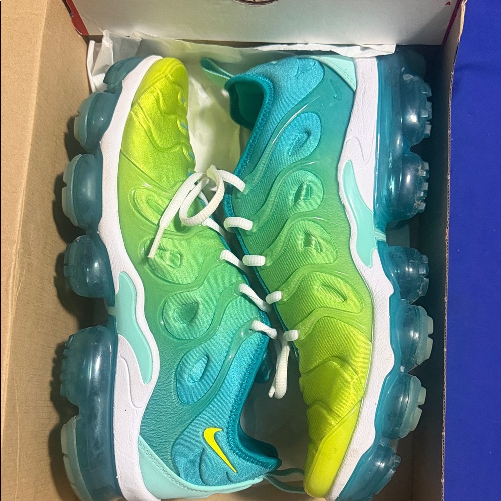 Nike Kids Sneakers - Green and Blue
